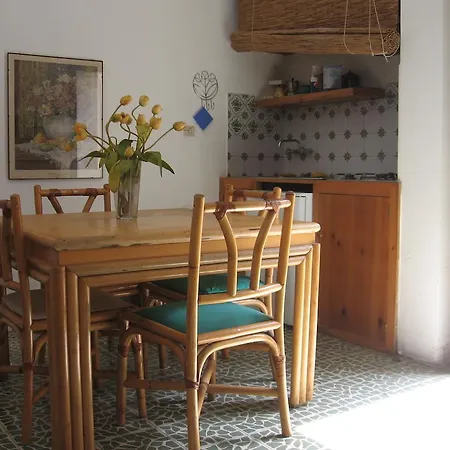 Semesterbostad Familiare Castro *